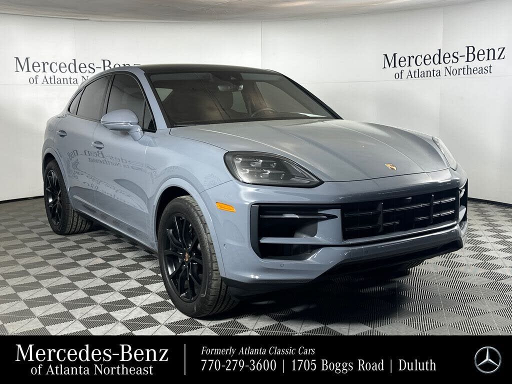 2025 PORSCHE Cayenne
