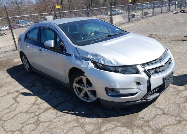2013 CHEVROLET Volt