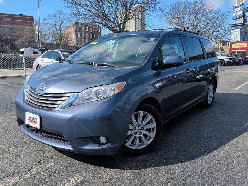 2017 TOYOTA Sienna
