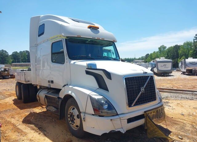 2013 VOLVO TRUCK VNL