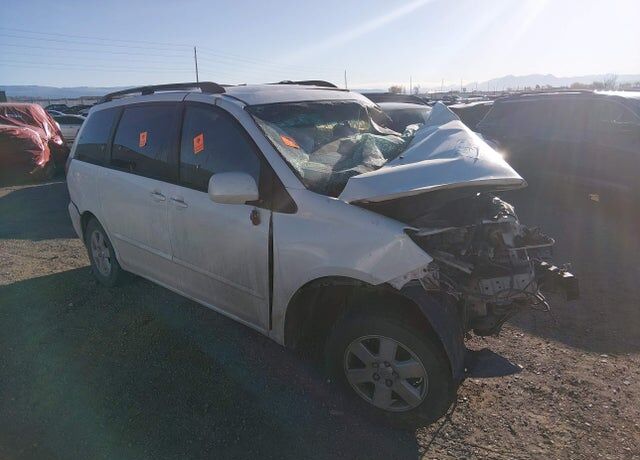 2009 TOYOTA Sienna