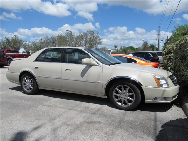 2011 CADILLAC DTS