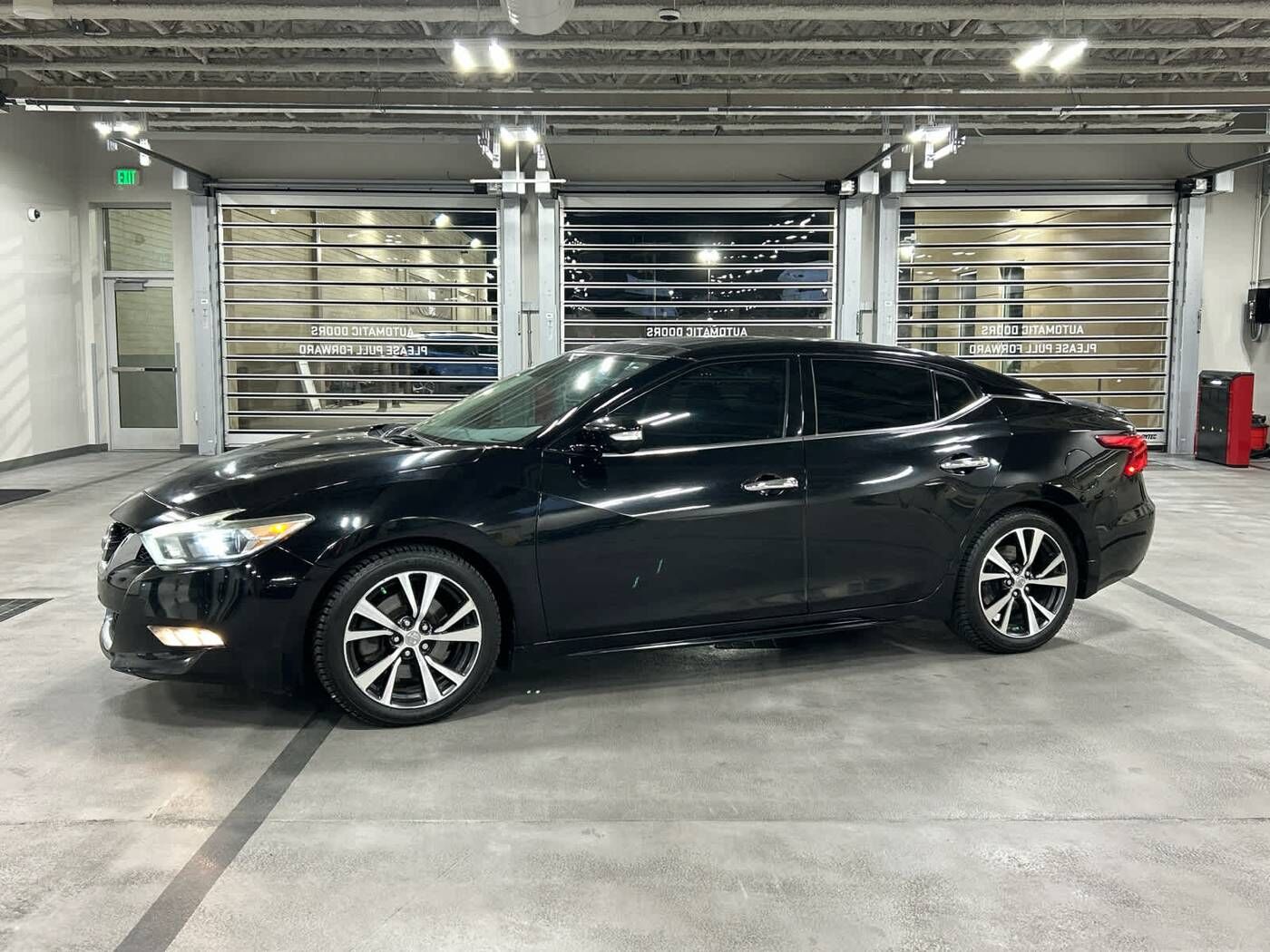 2016 NISSAN Maxima