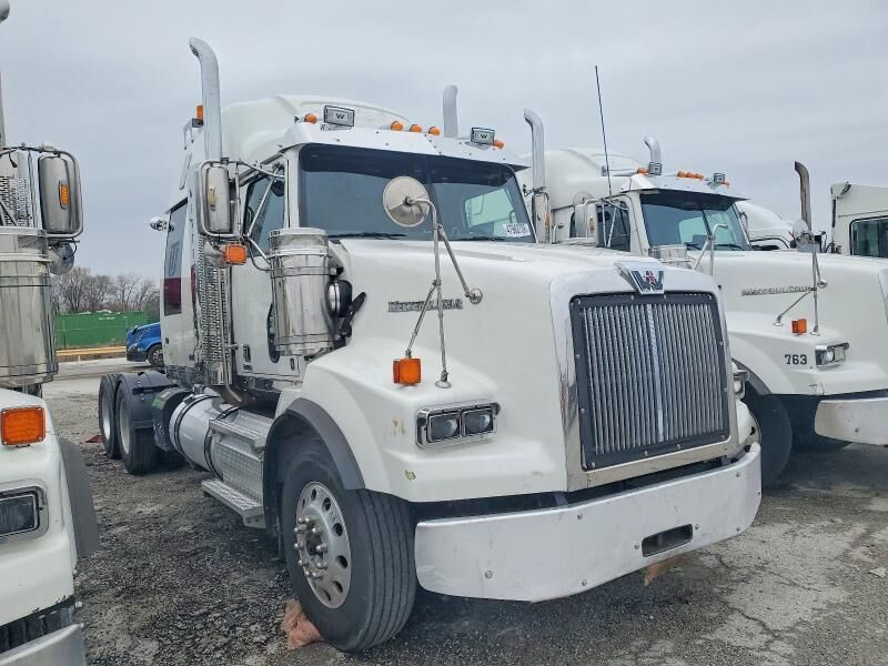 2020 WESTERN STAR 4900