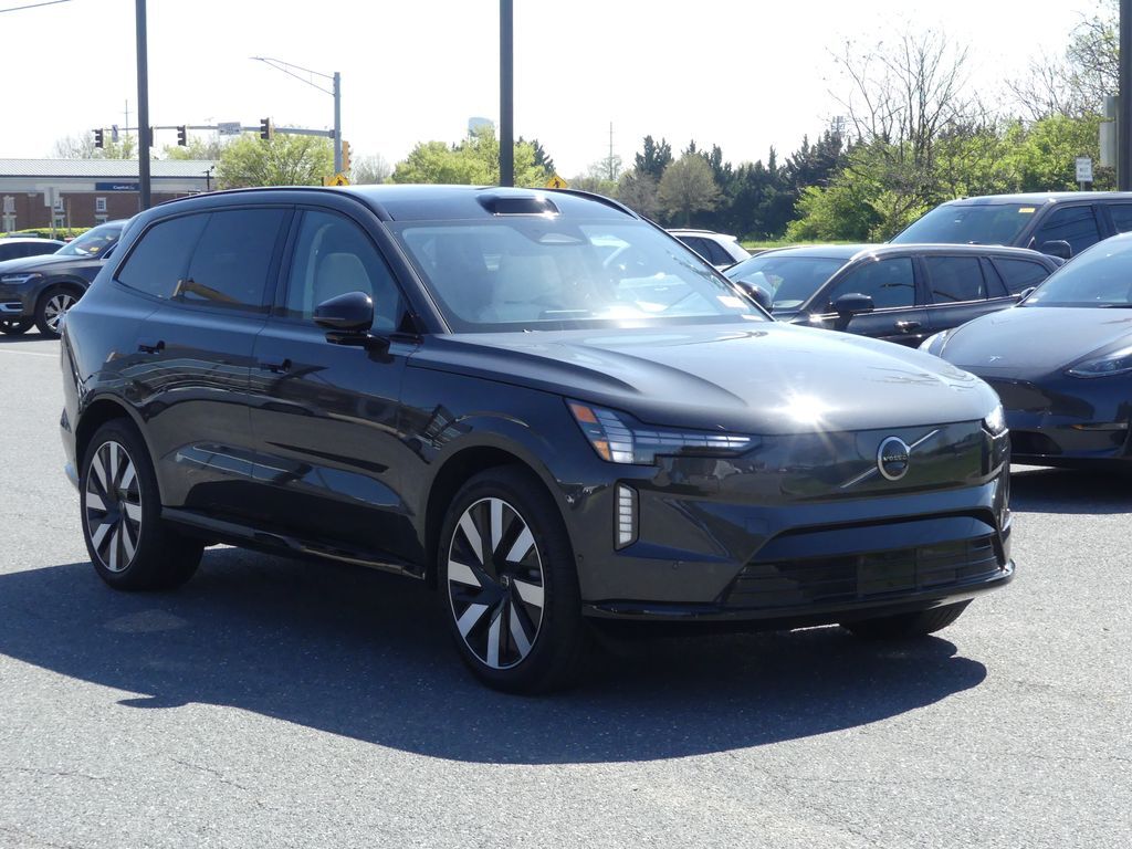 2025 VOLVO EX90