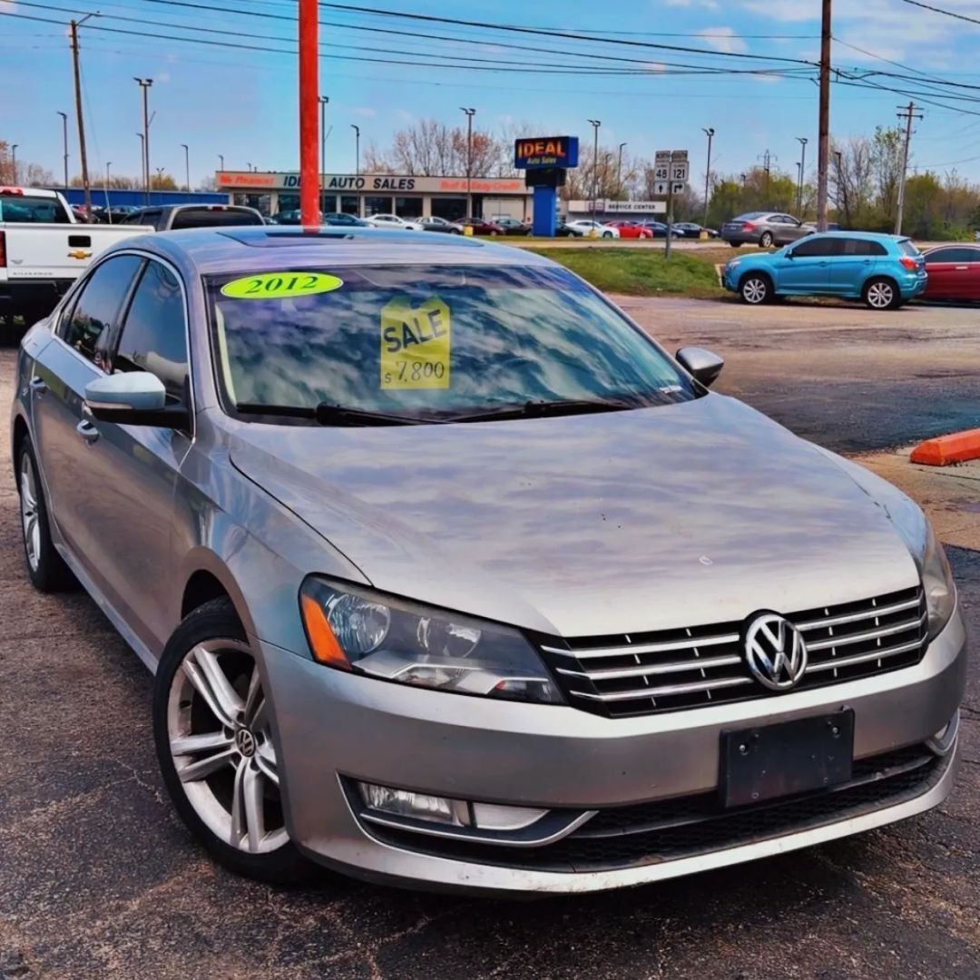 2012 VOLKSWAGEN Passat