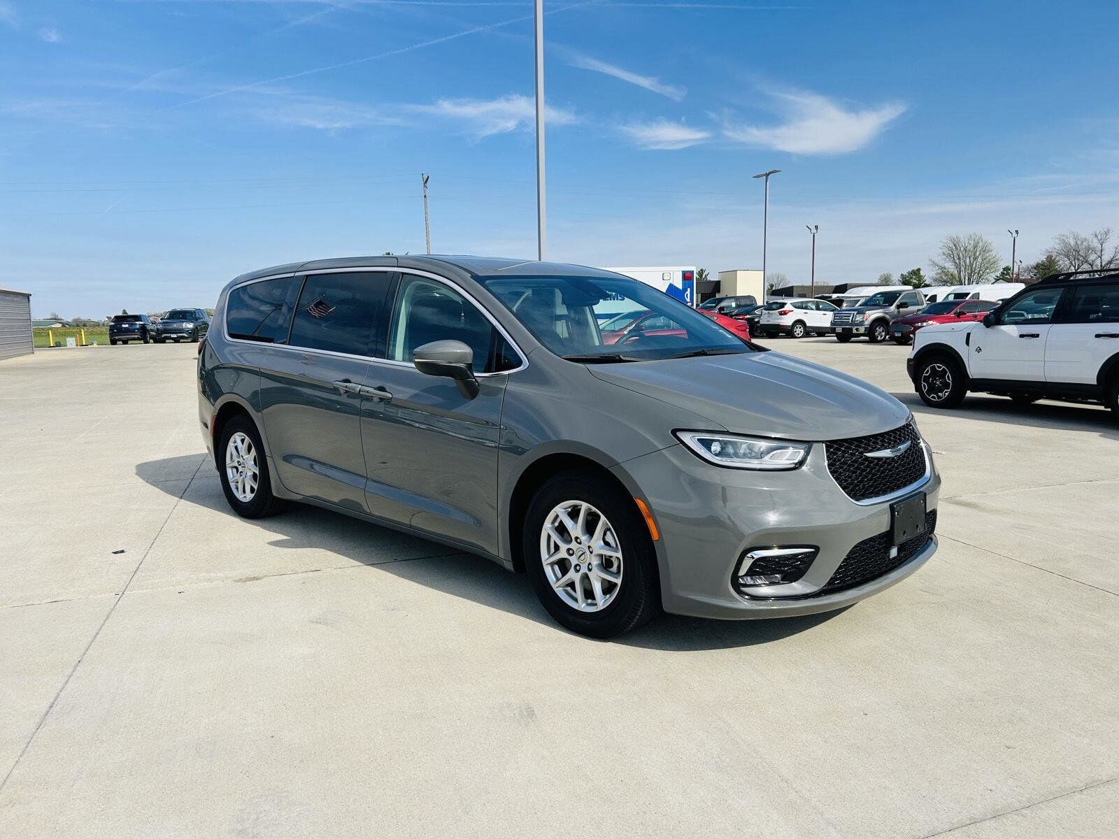 2023 CHRYSLER Pacifica