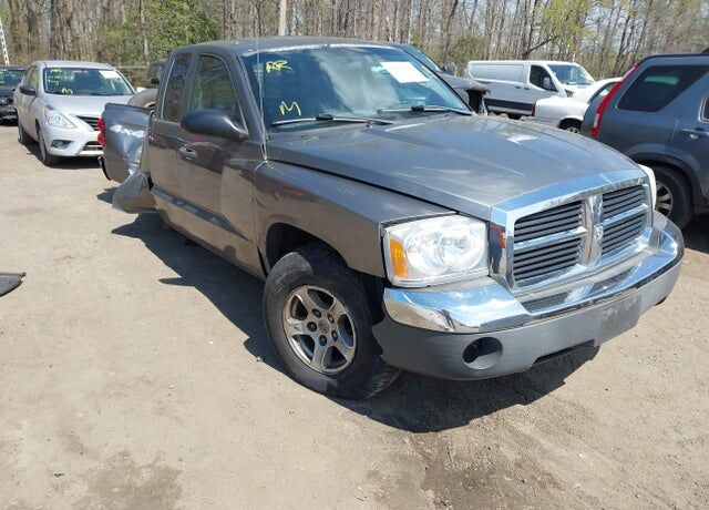 2005 DODGE Dakota