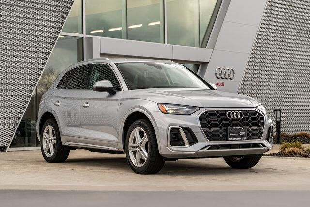 2023 AUDI Q5 e