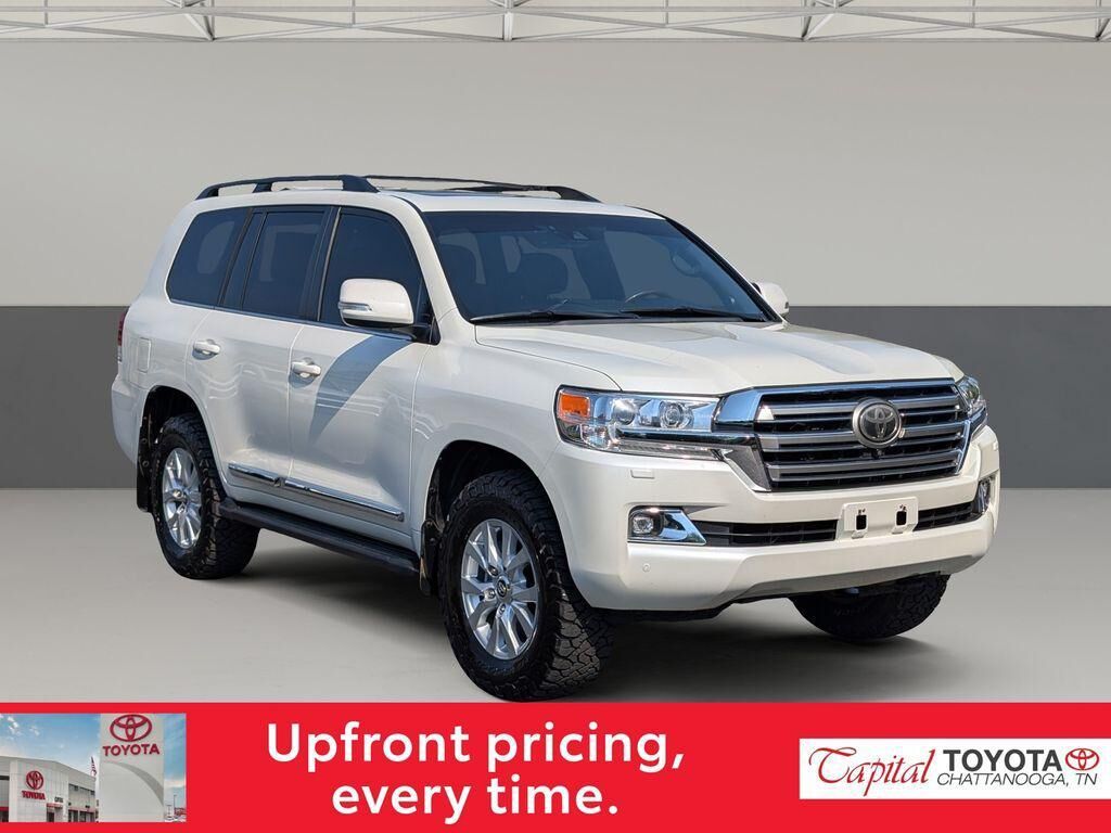 2017 TOYOTA Land Cruiser