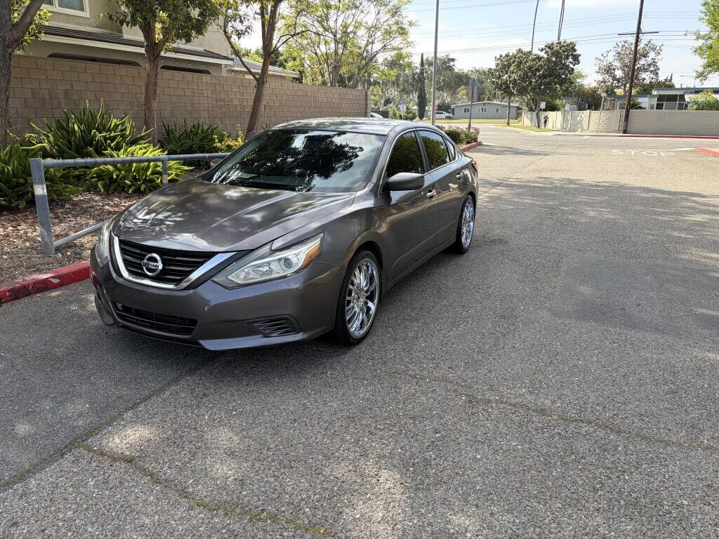 2017 NISSAN Altima