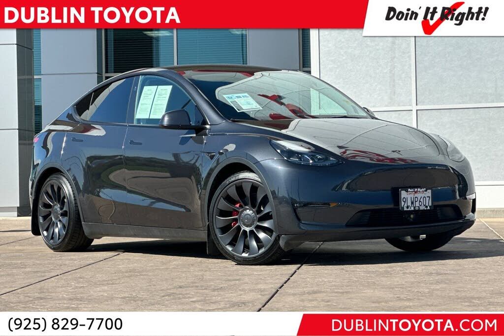 2024 TESLA Model Y