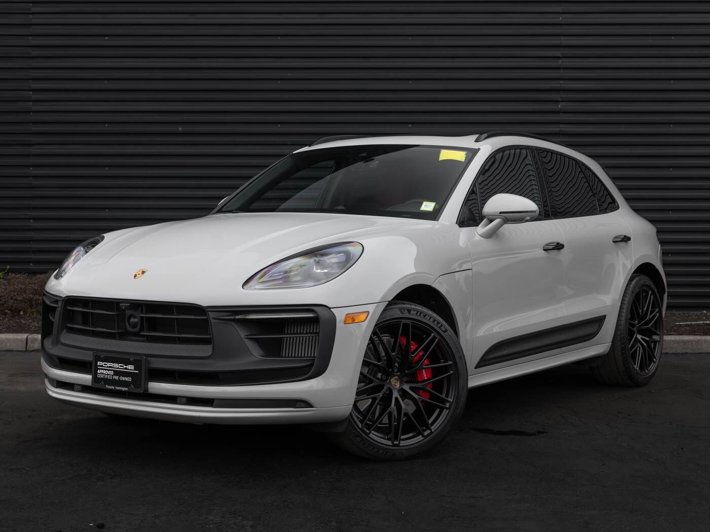 2022 PORSCHE Macan