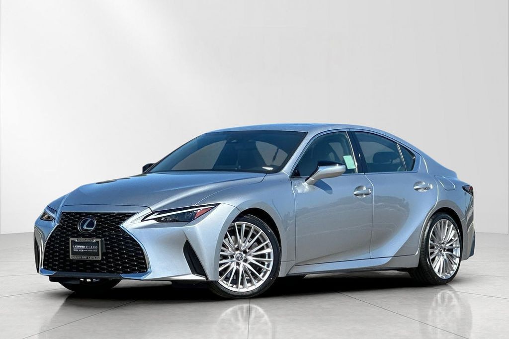 2023 LEXUS IS