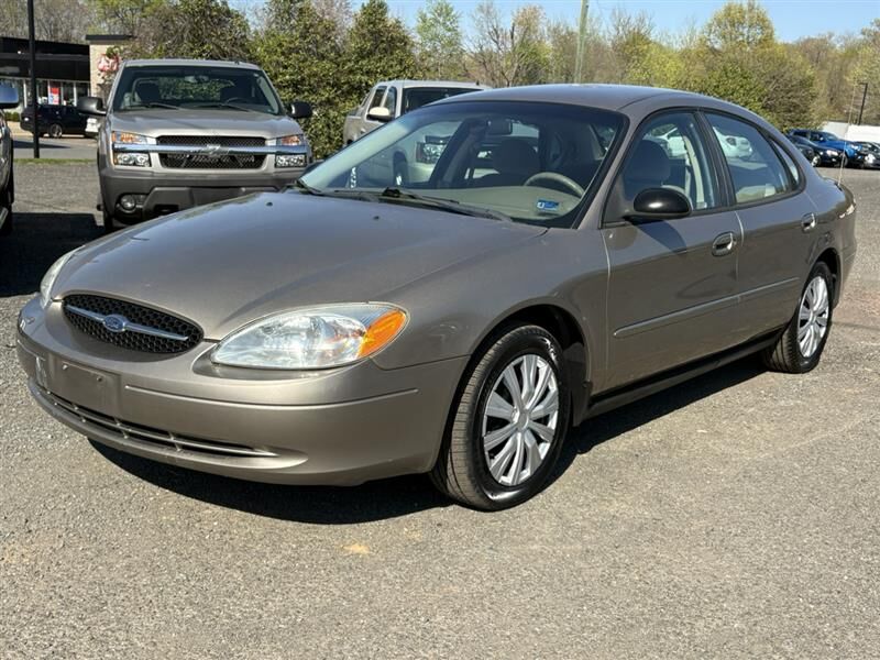 2003 FORD Taurus
