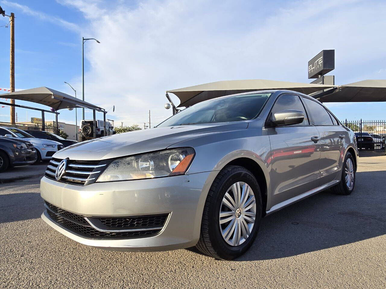 2014 VOLKSWAGEN Passat