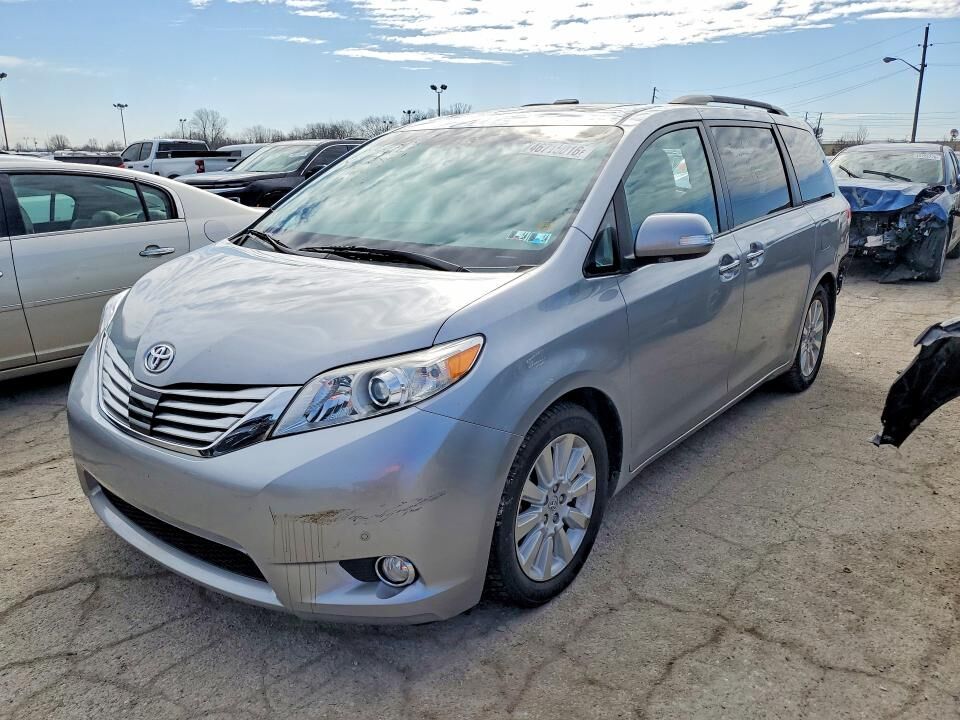 2013 TOYOTA Sienna