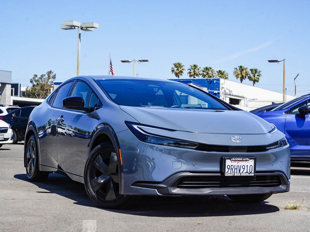 2024 TOYOTA PRIUS