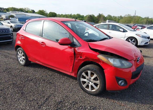 2013 MAZDA Mazda2