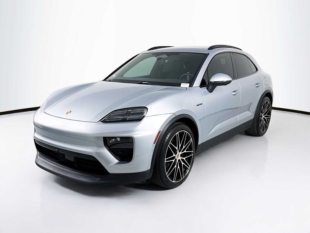 2025 PORSCHE Macan