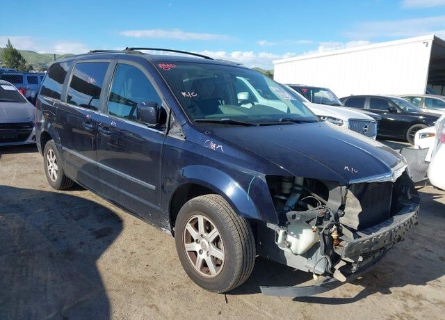 2010 CHRYSLER Town and Country