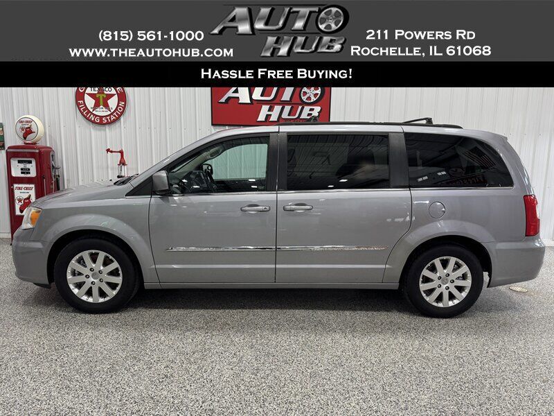 2014 CHRYSLER Town and Country