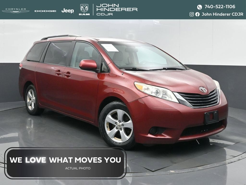 2012 TOYOTA Sienna