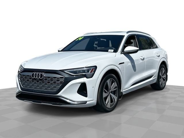 2024 AUDI Q8