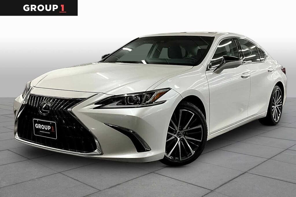 2025 LEXUS ES