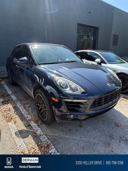 2017 PORSCHE Macan