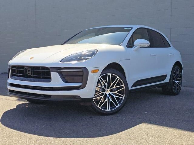 2026 PORSCHE Macan