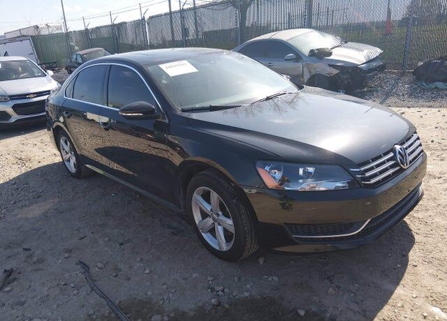 2012 VOLKSWAGEN Passat