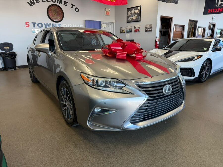 2016 LEXUS ES