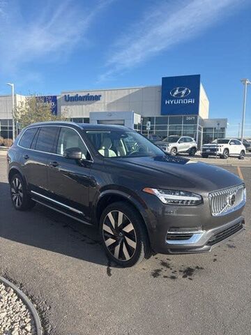 2023 VOLVO XC90