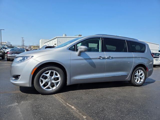 2017 CHRYSLER Pacifica