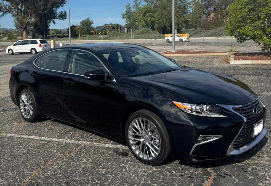 2016 LEXUS ES