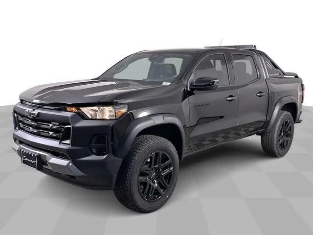 2025 CHEVROLET Colorado