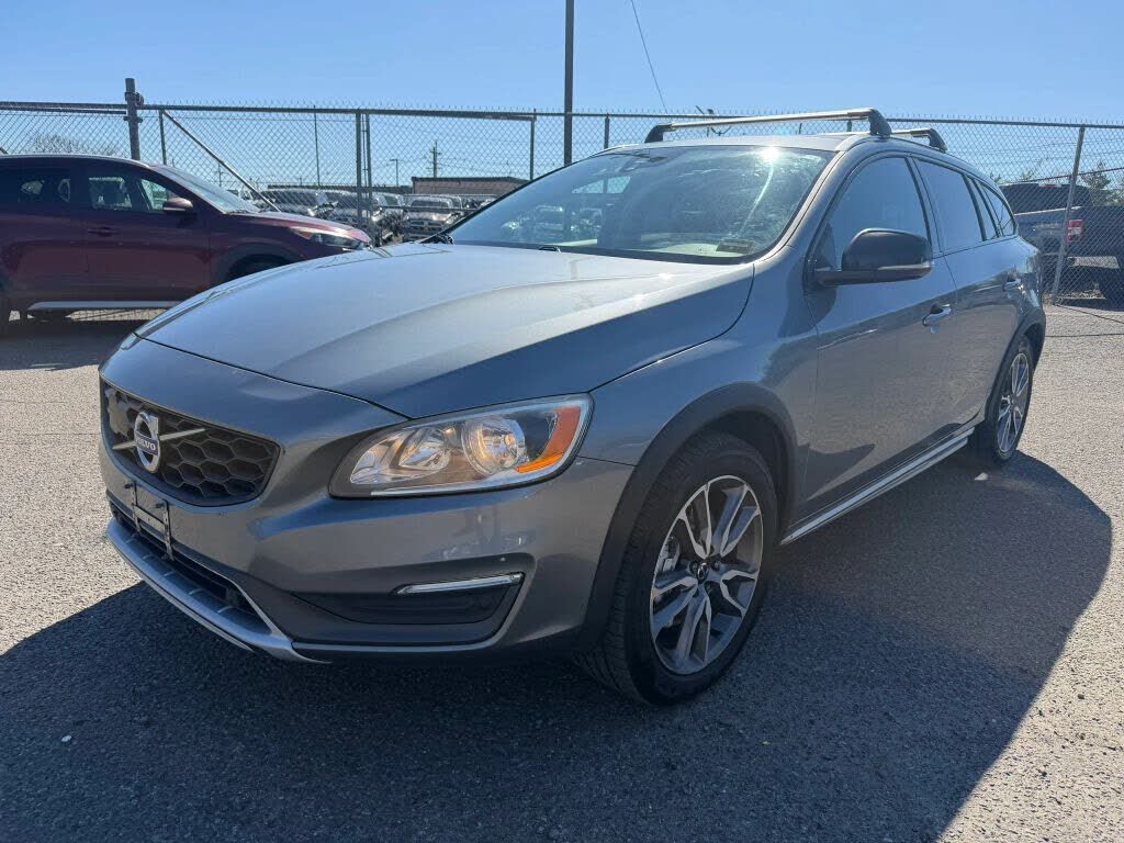 2016 VOLVO V60CC