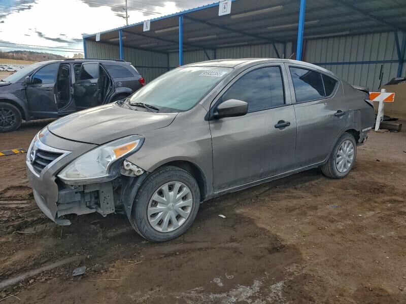 2016 NISSAN Versa