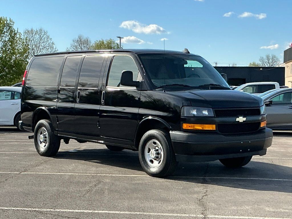 2023 CHEVROLET Express