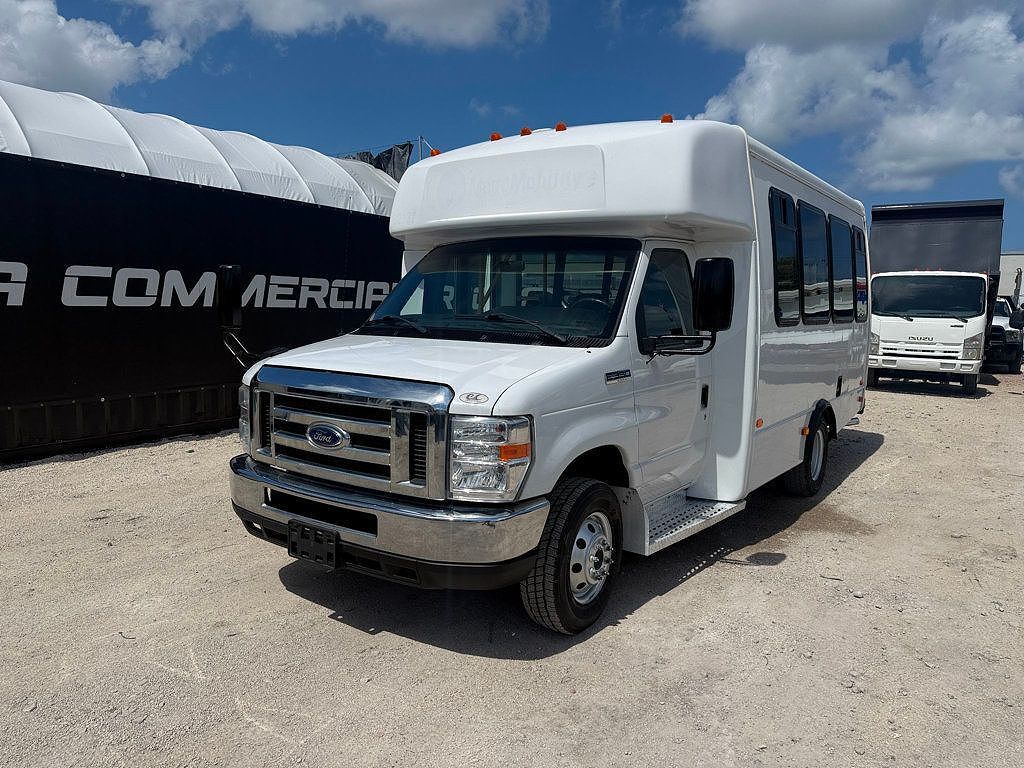 2018 FORD E-350