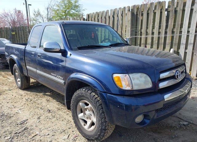 2004 TOYOTA Tundra