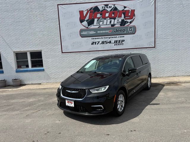 2023 CHRYSLER Pacifica