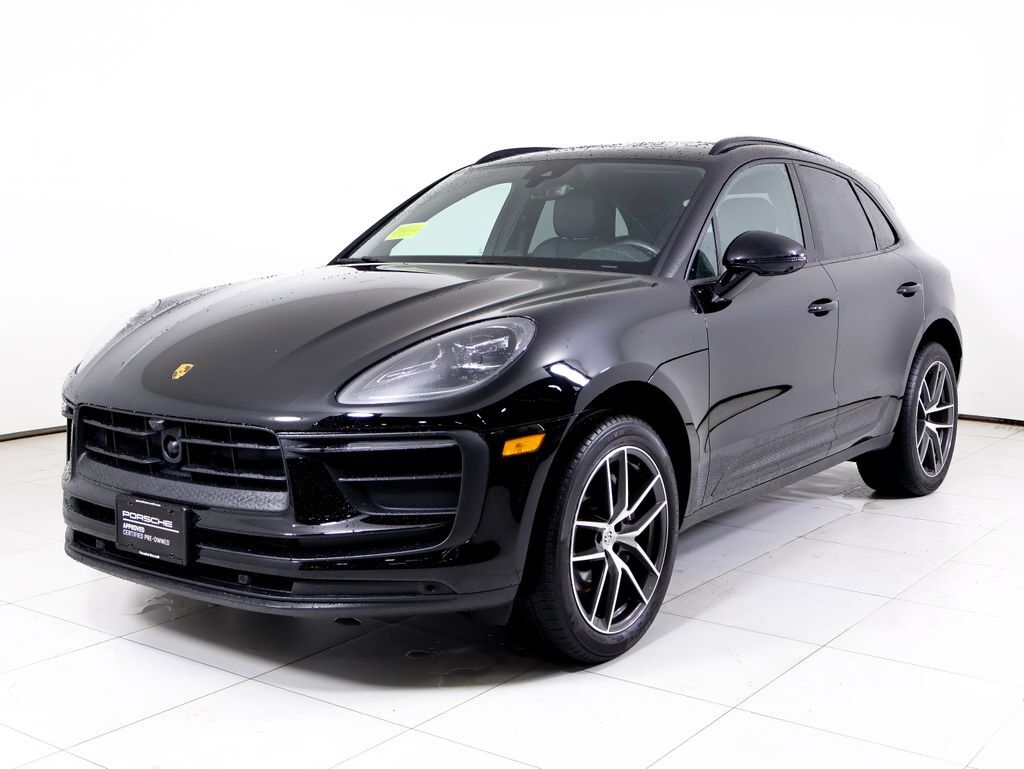 2024 PORSCHE Macan