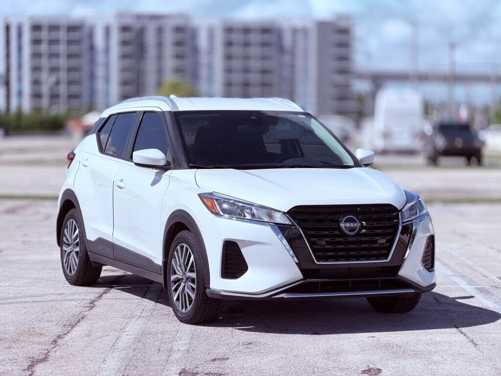 2023 NISSAN Kicks