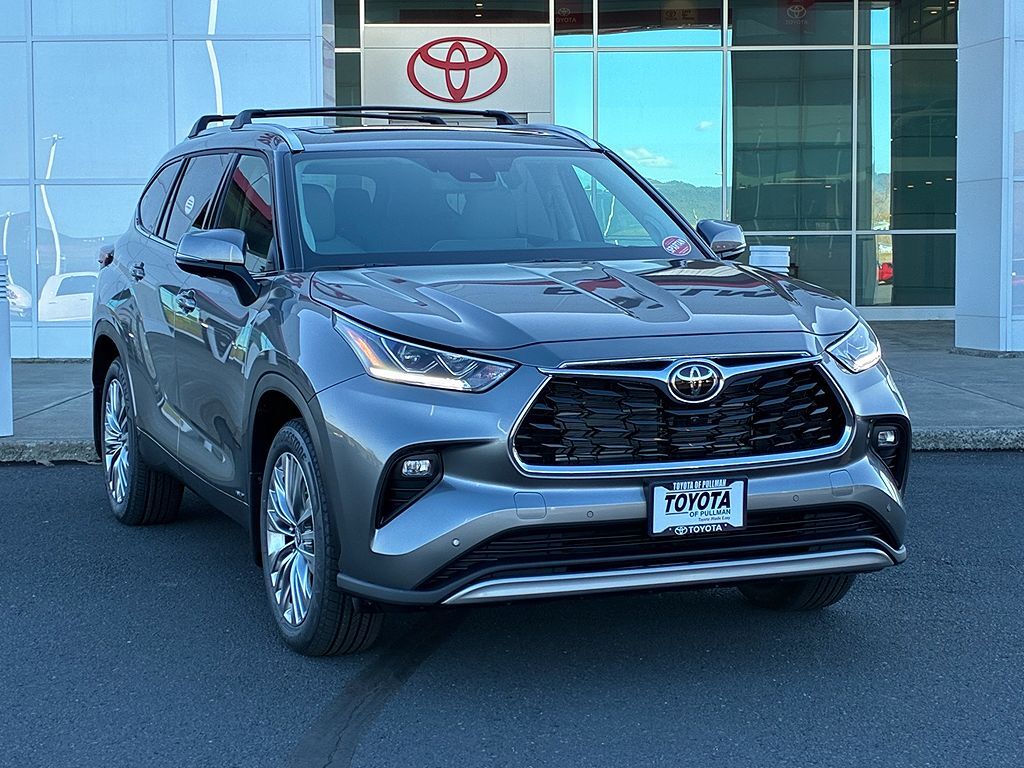 2026 TOYOTA Highlander