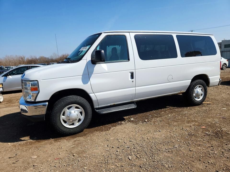 2013 FORD E-350