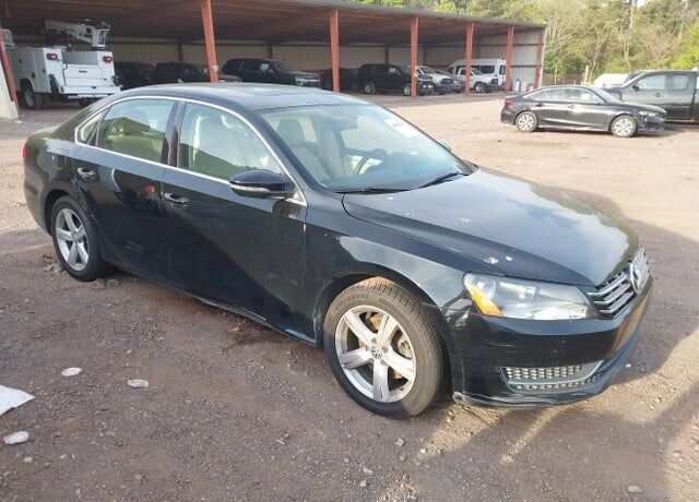 2012 VOLKSWAGEN Passat