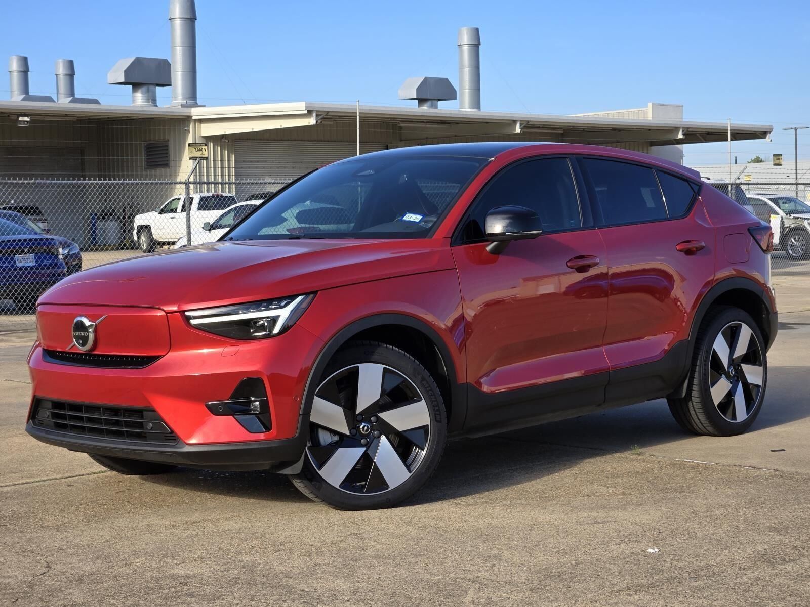 2023 VOLVO C40