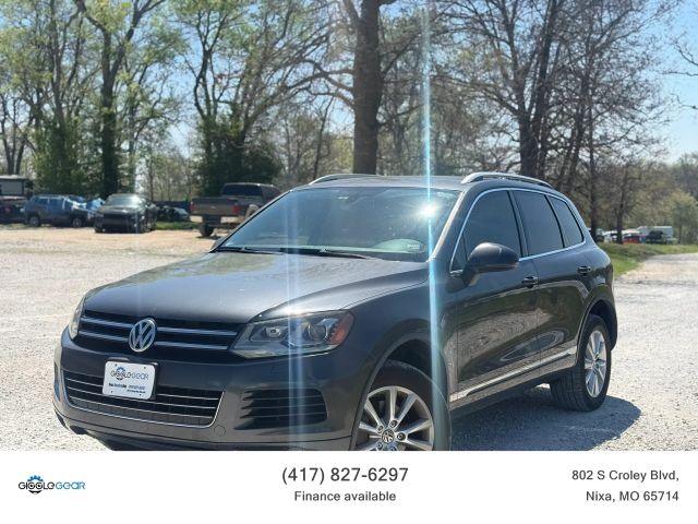 2013 VOLKSWAGEN Touareg